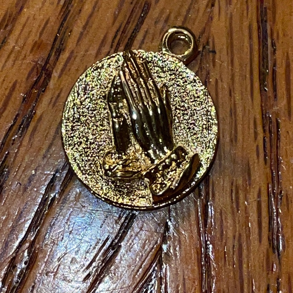 Vintage Custom Craft praying hands charm